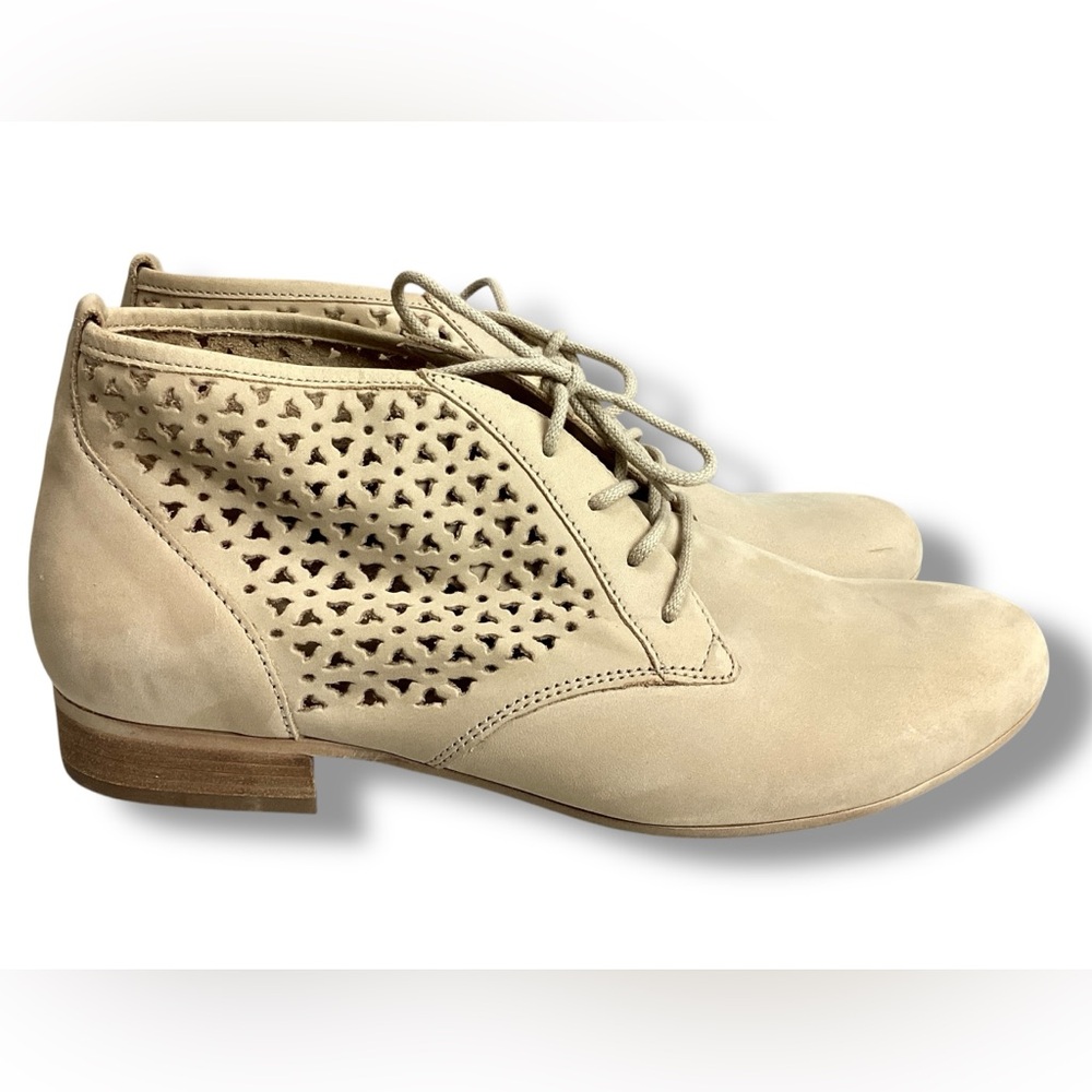 Gabor Beige Leather Perforated Ankle Booties Lace up country cottagecore